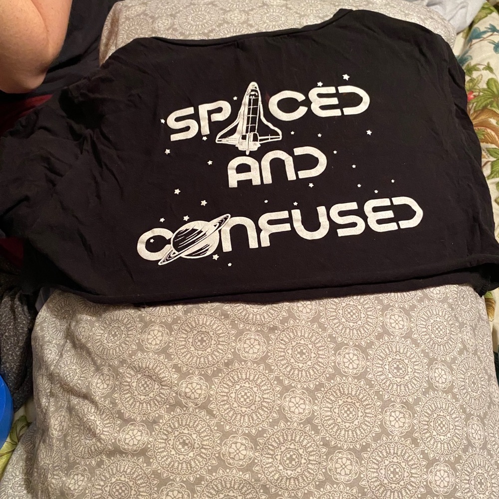 Graphic t crop